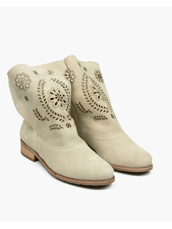 Beżowe botki damskie skórzane