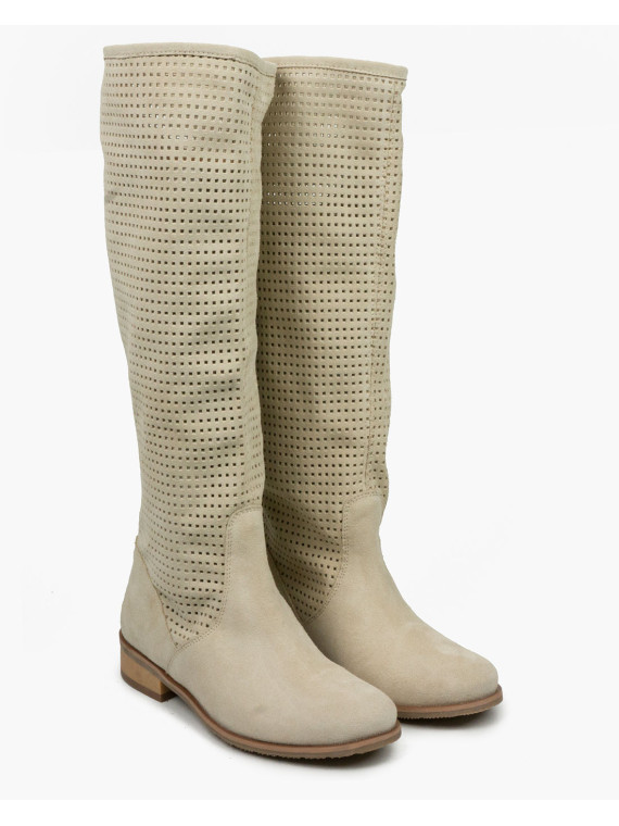 Beżowe kozaki damskie skórzane