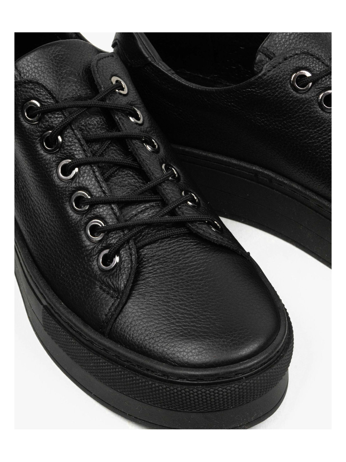 Czarne trampki damskie skórzane