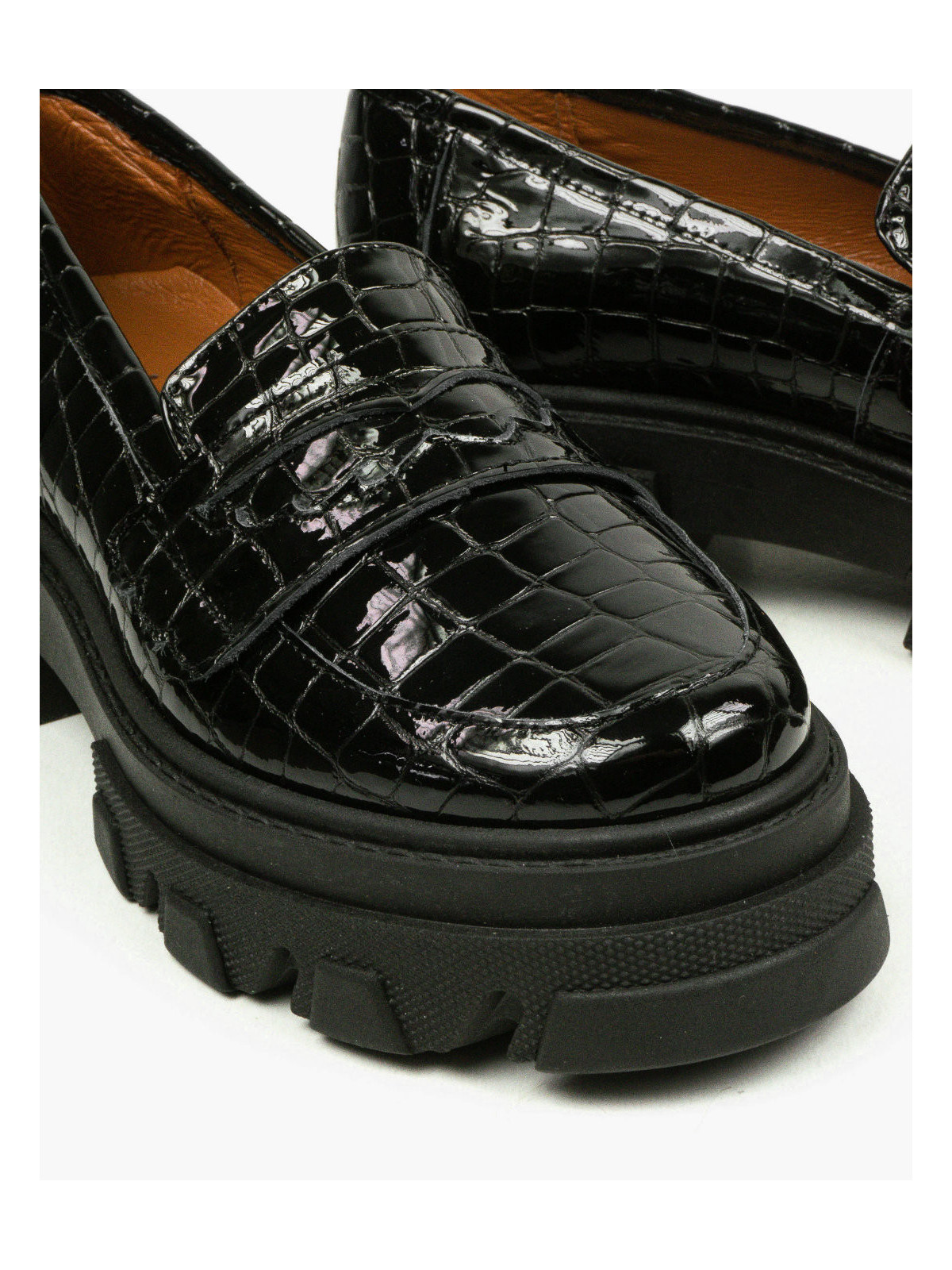 Czarne półbuty damskie skórzane