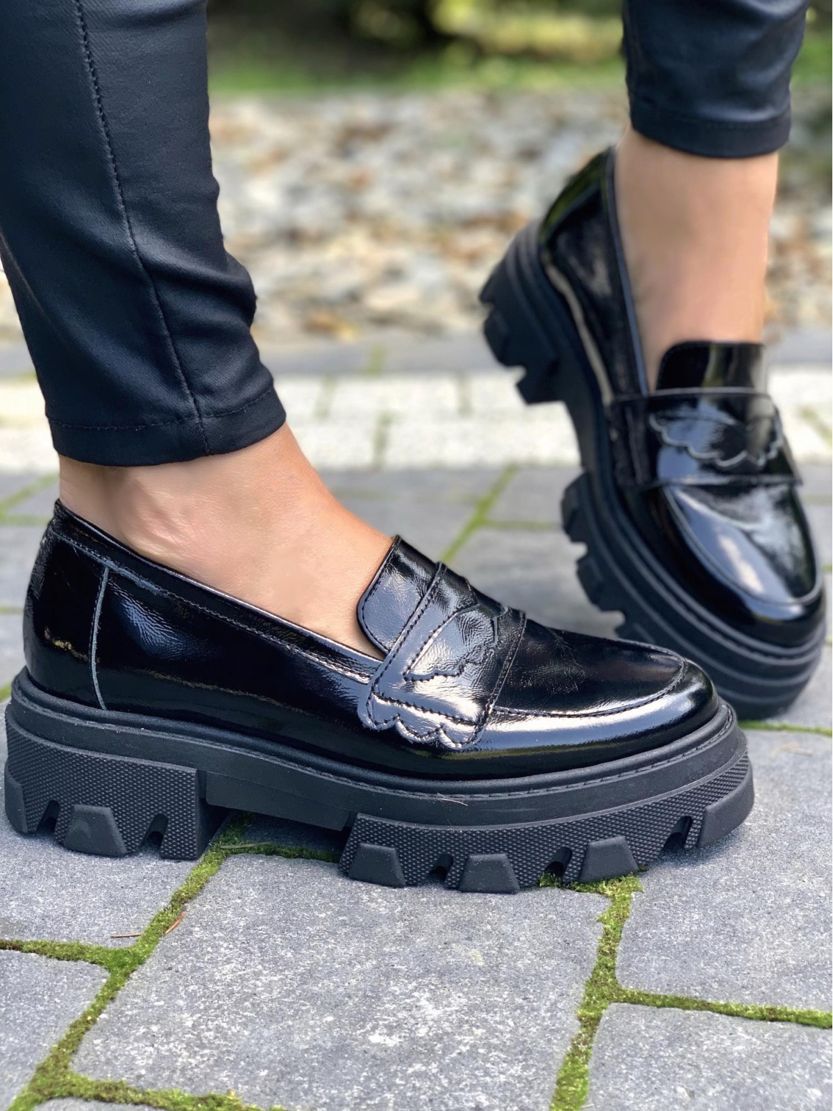 Czarne półbuty damskie skórzane