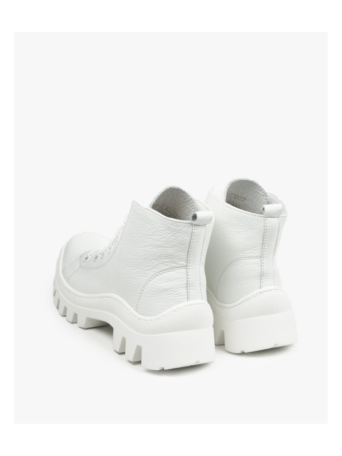 Białe trapery damskie skórzane