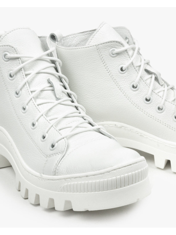 Białe trapery damskie skórzane