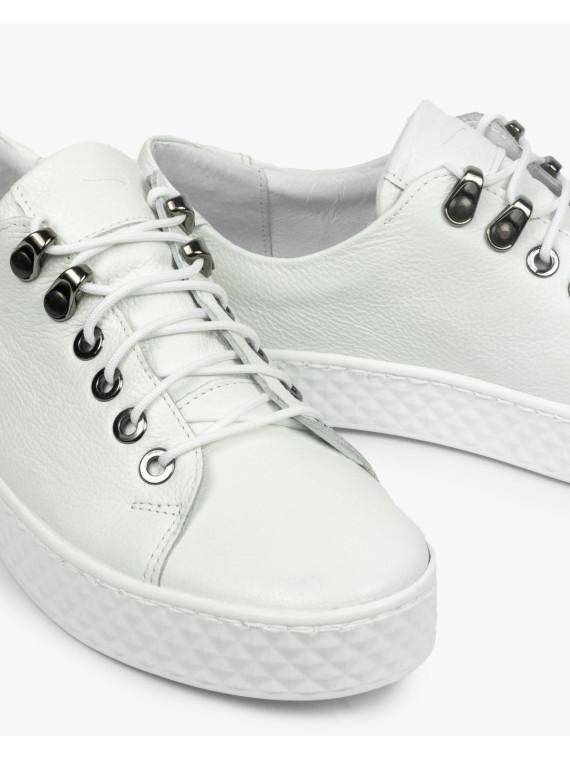 Białe trampki damskie skórzane