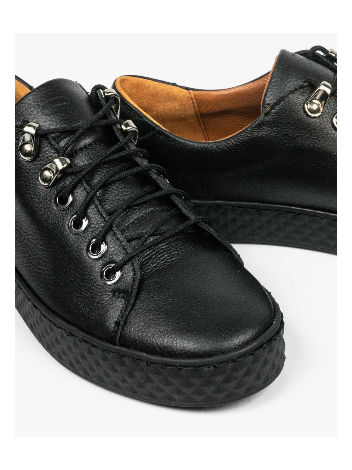 Czarne trampki damskie skórzane