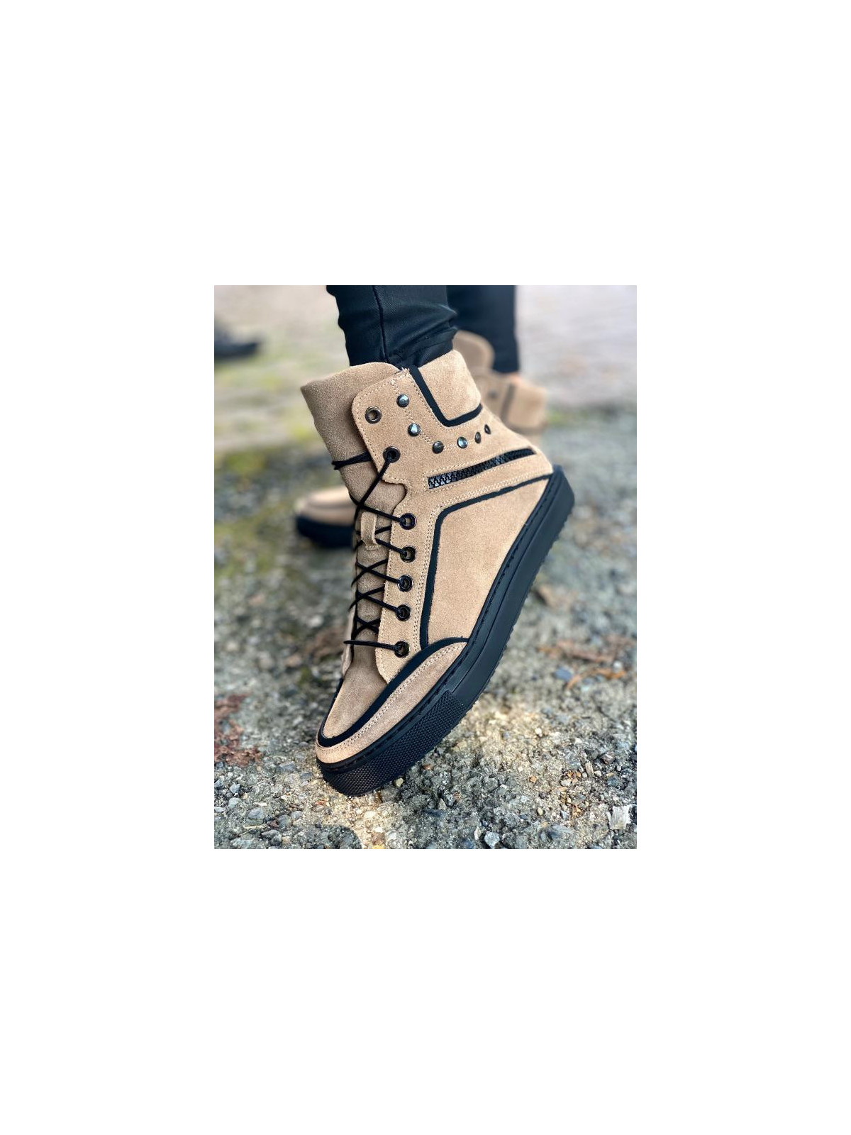 Beżowe trampki damskie skórzane