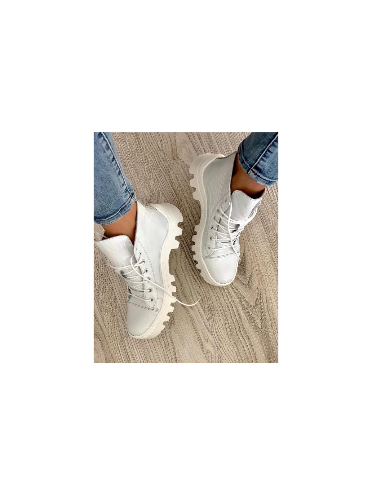 Białe trapery damskie skórzane