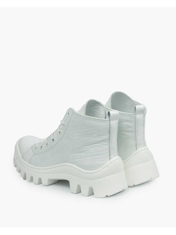 Białe trapery damskie skórzane