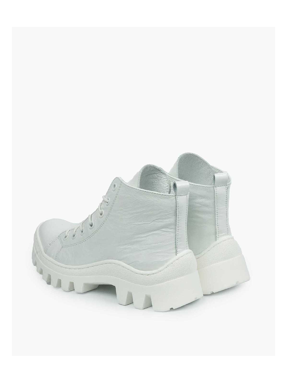 Białe trapery damskie skórzane