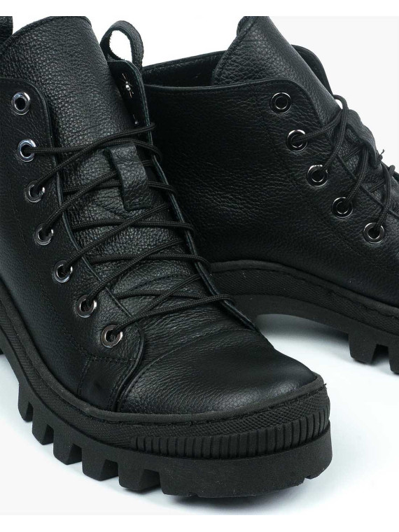 Czarne trapery damskie skórzane