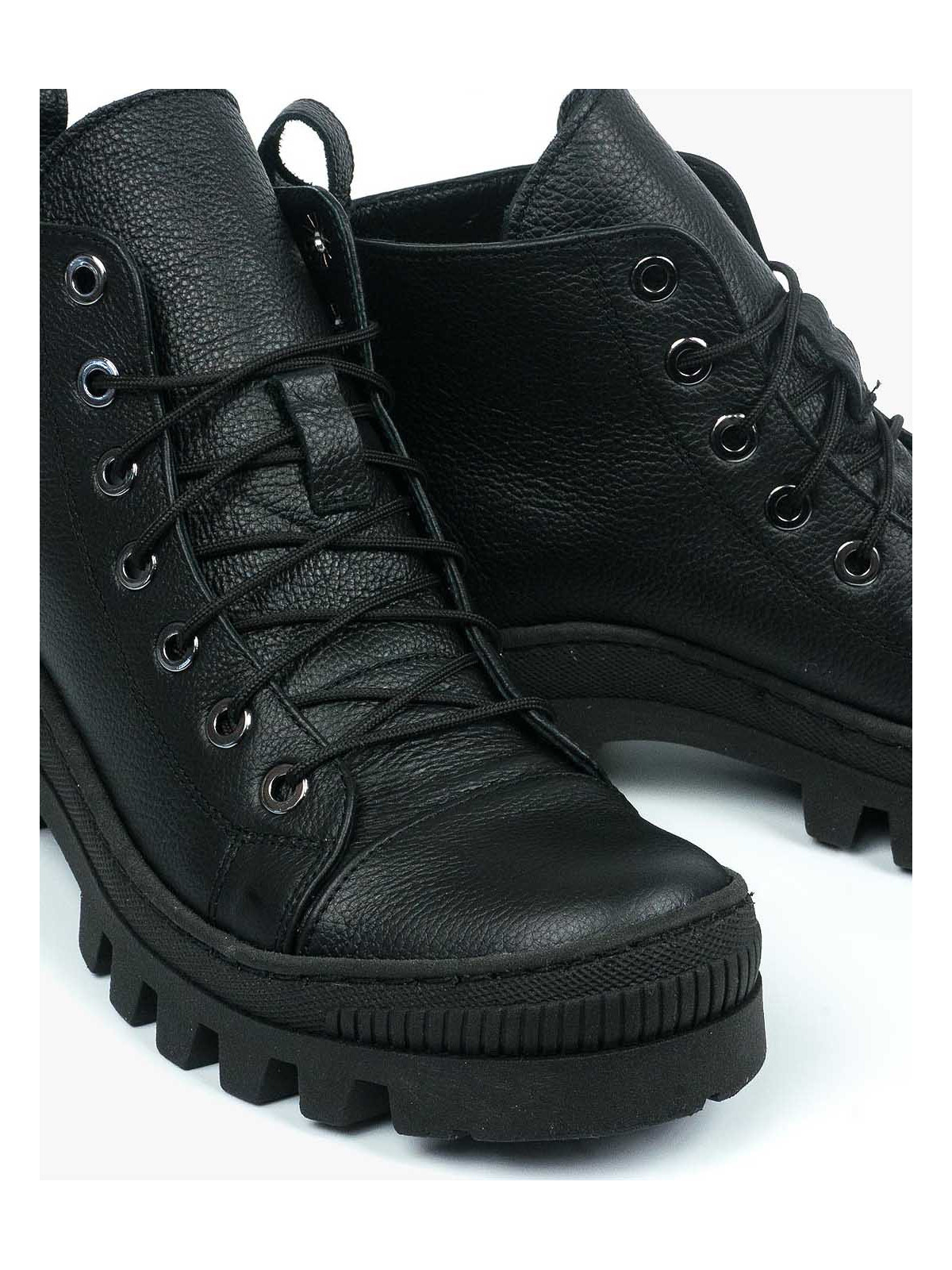 Czarne trapery damskie skórzane