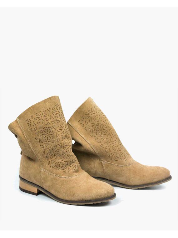 Beżowe botki damskie skórzane