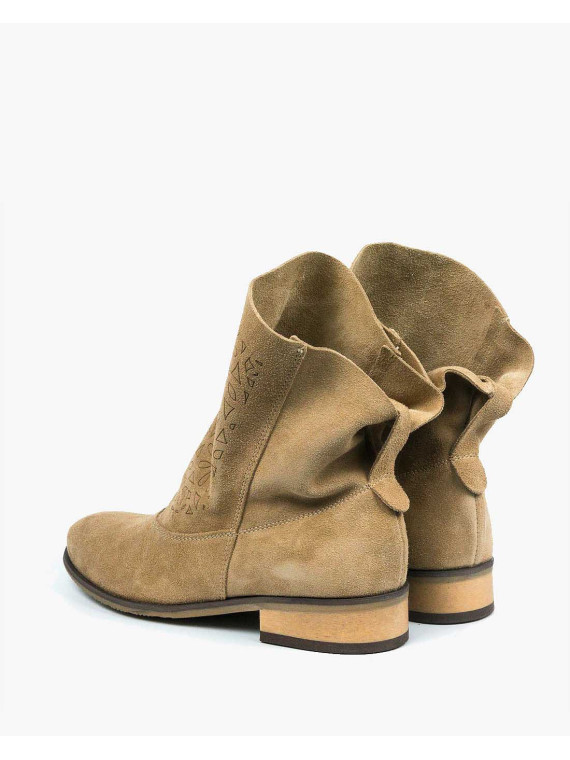 Beżowe botki damskie skórzane