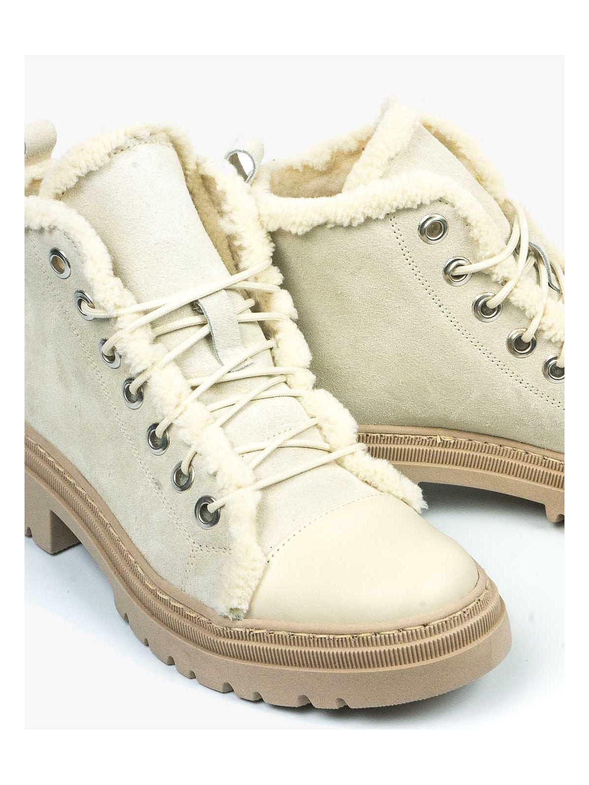 Beżowe trapery damskie skórzane