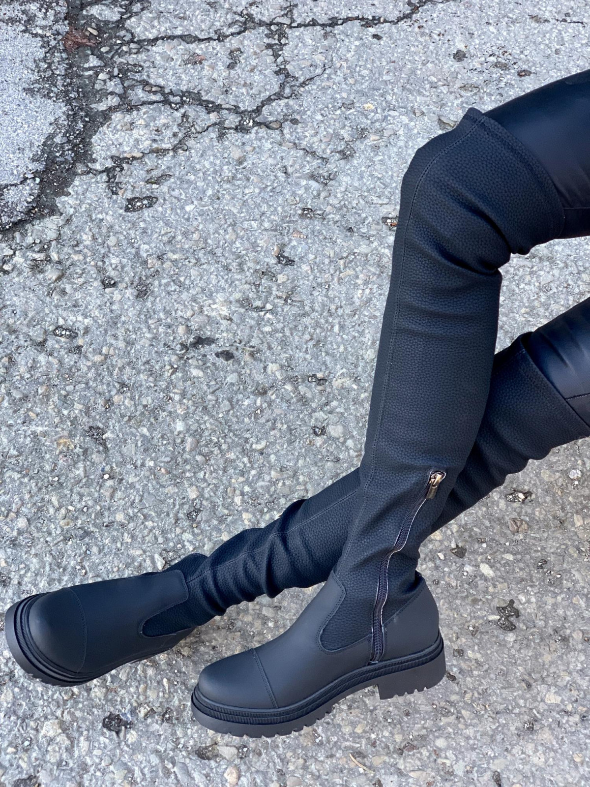 Czarne kozaki damskie skórzane