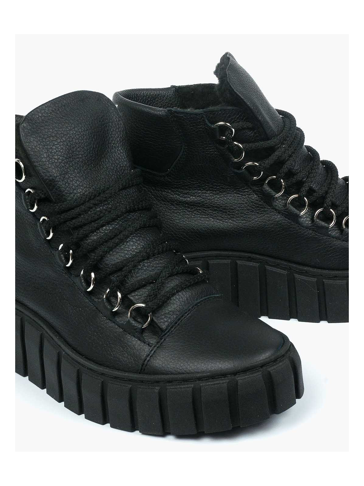 Czarne ocieplane trampki damskie skórzane