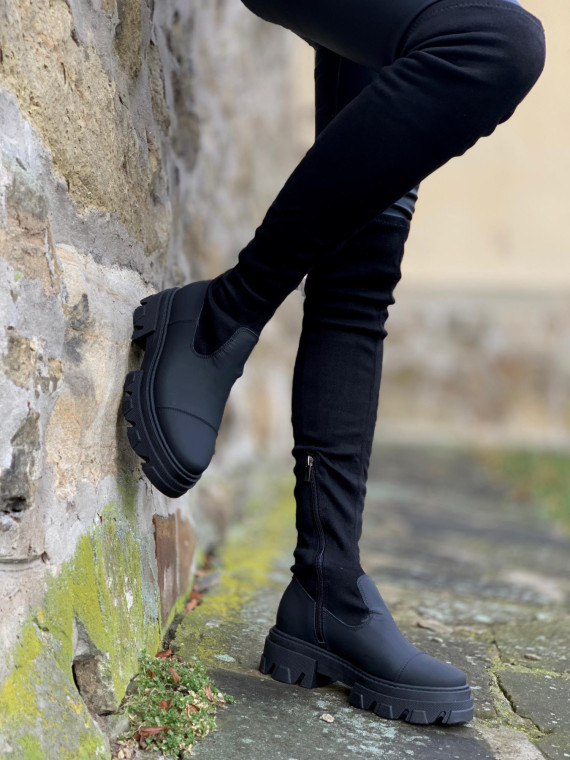 Czarne kozaki damskie skórzane