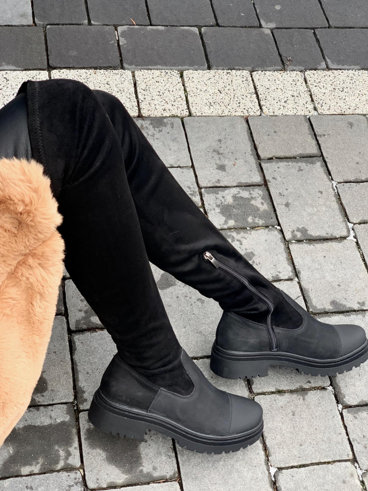 Czarne kozaki damskie skórzane