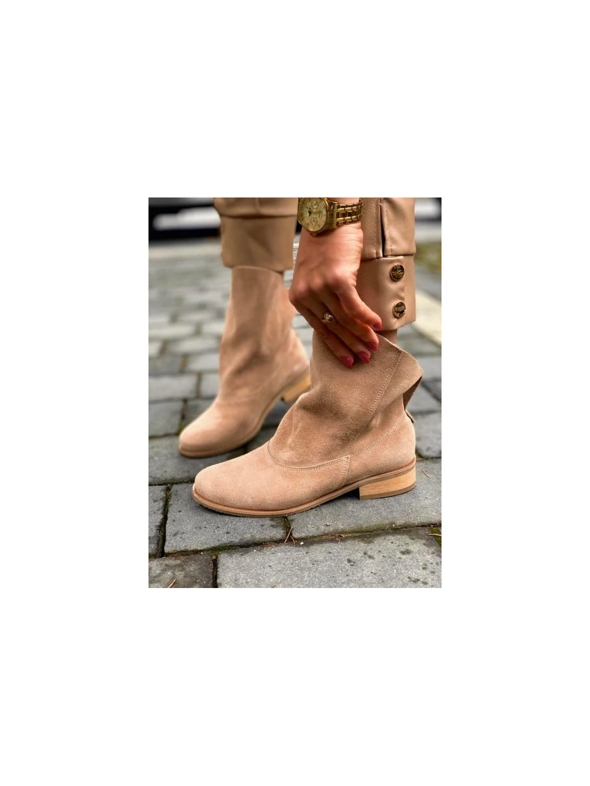 Beżowe botki damskie skórzane