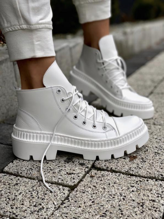 Białe trapery damskie skórzane