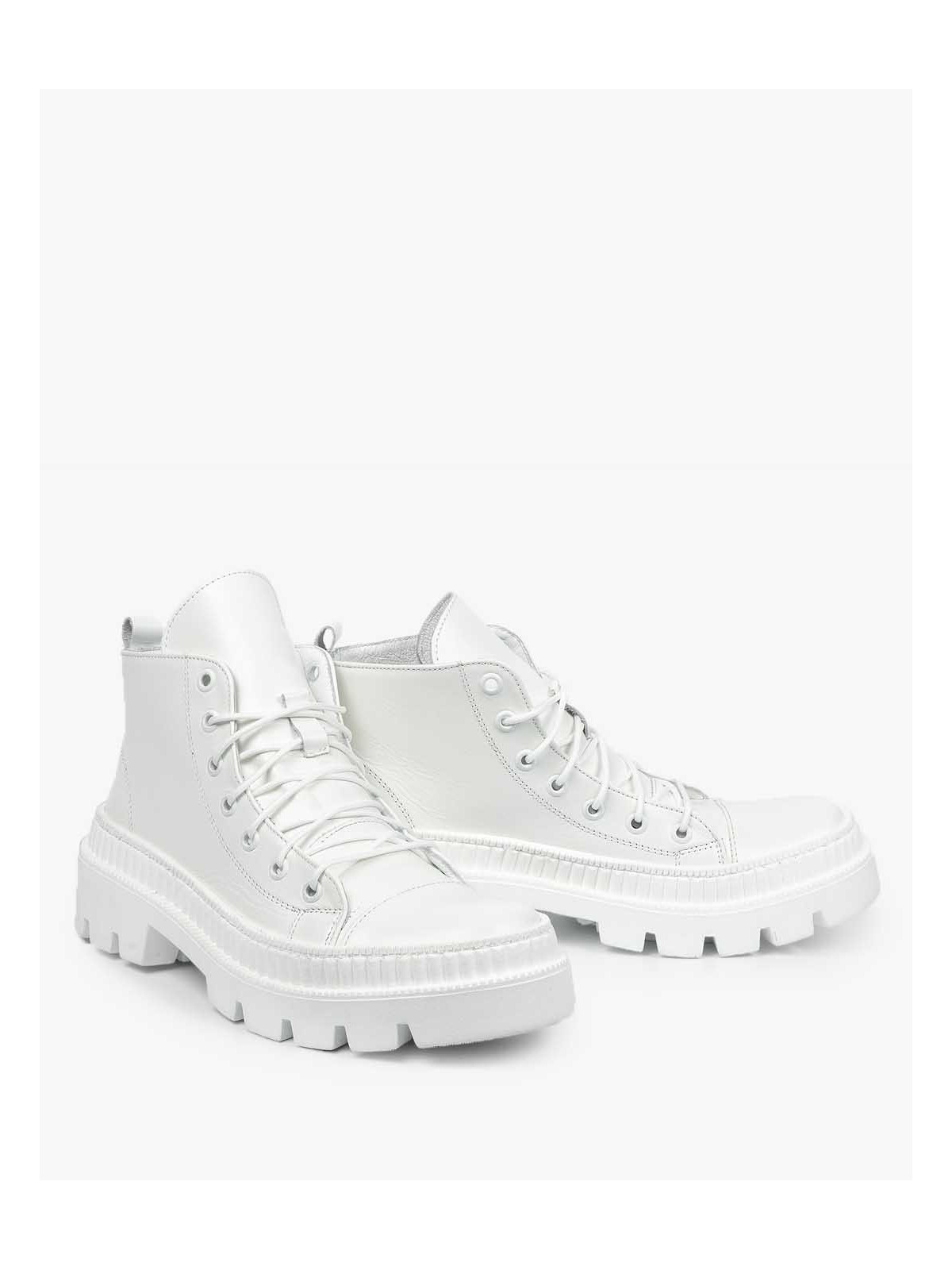 Białe trapery damskie skórzane