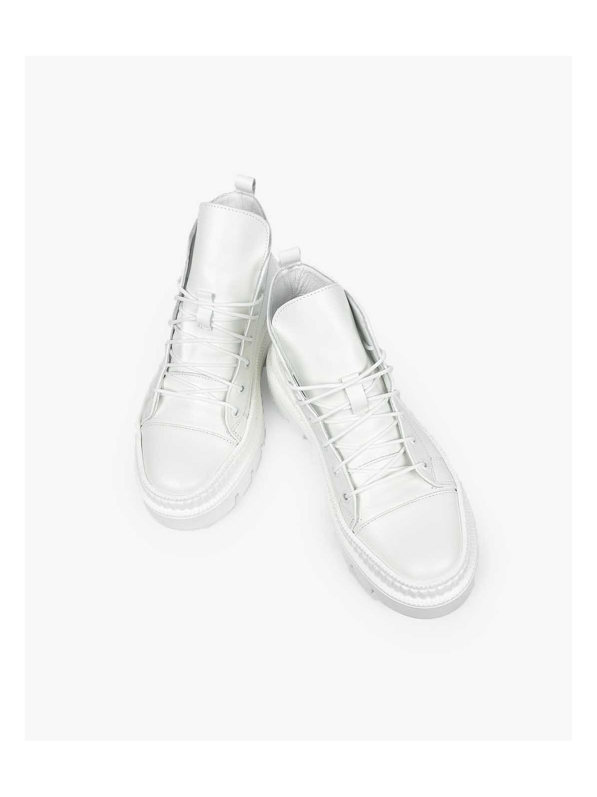 Białe trapery damskie skórzane