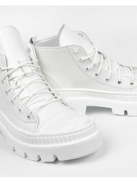 Białe trapery damskie skórzane