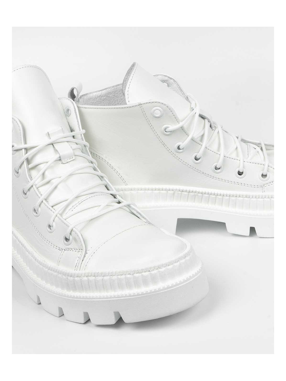 Białe trapery damskie skórzane