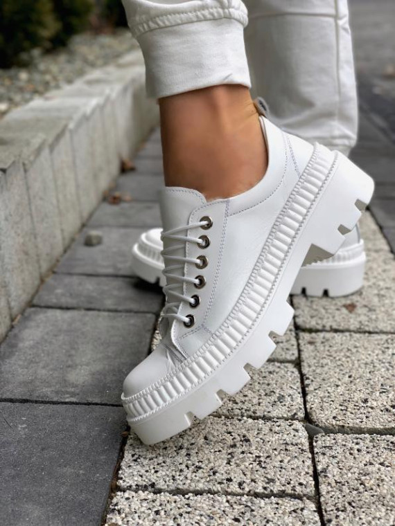 Białe trapery damskie skórzane