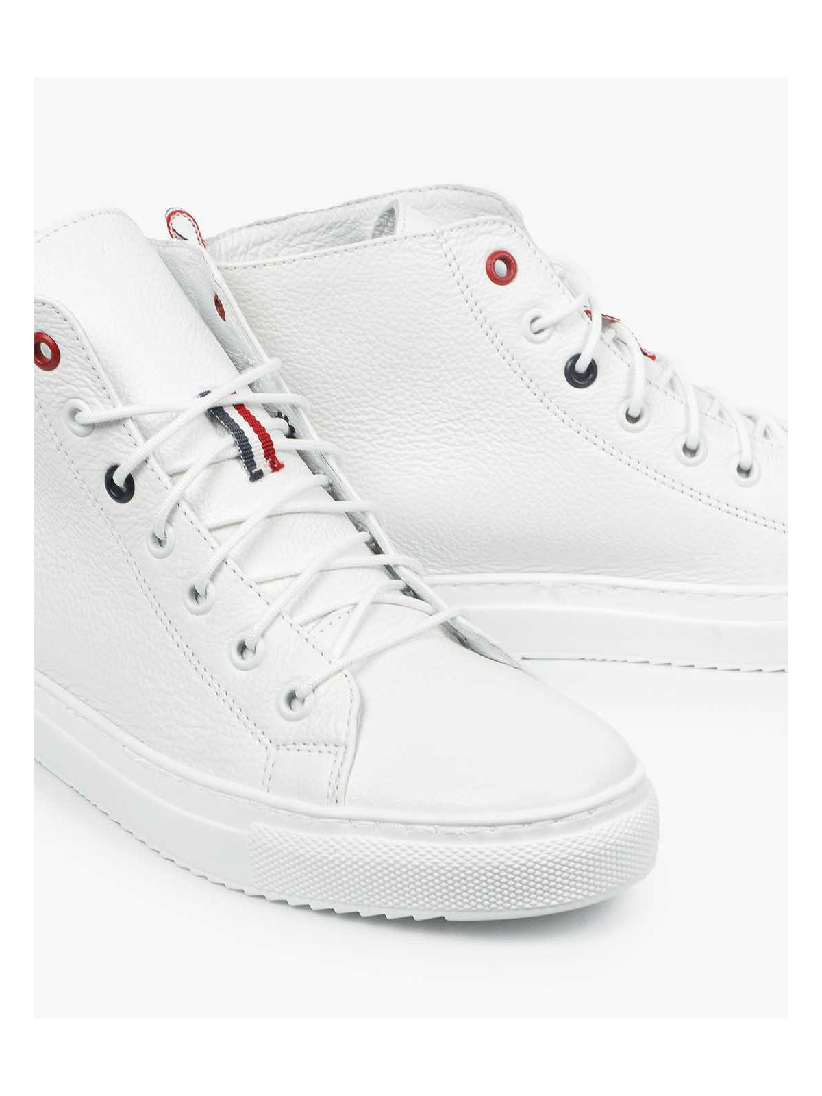 Białe trampki damskie skórzane