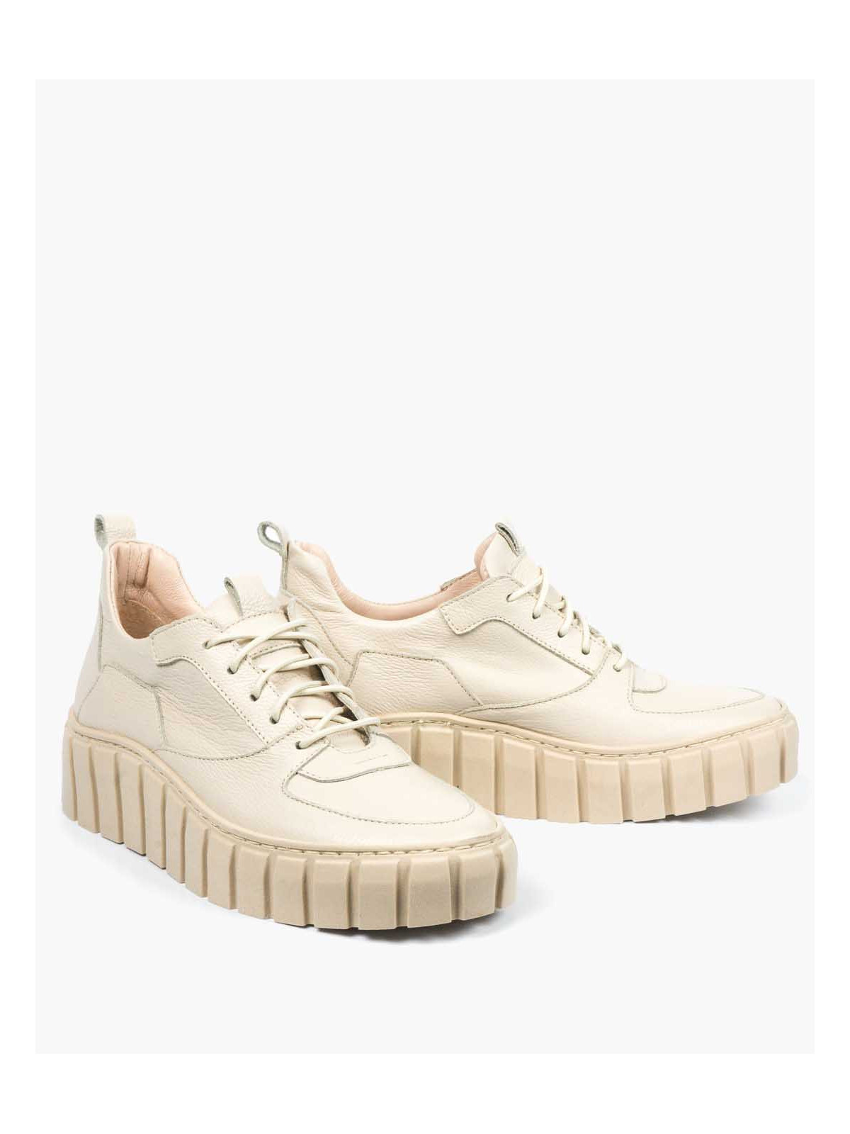 Beżowe trampki damskie skórzane