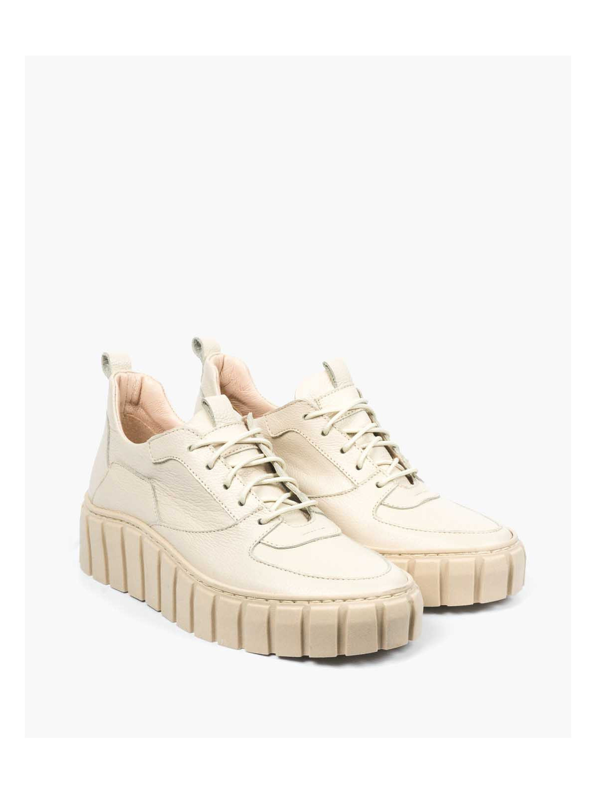 Beżowe trampki damskie skórzane