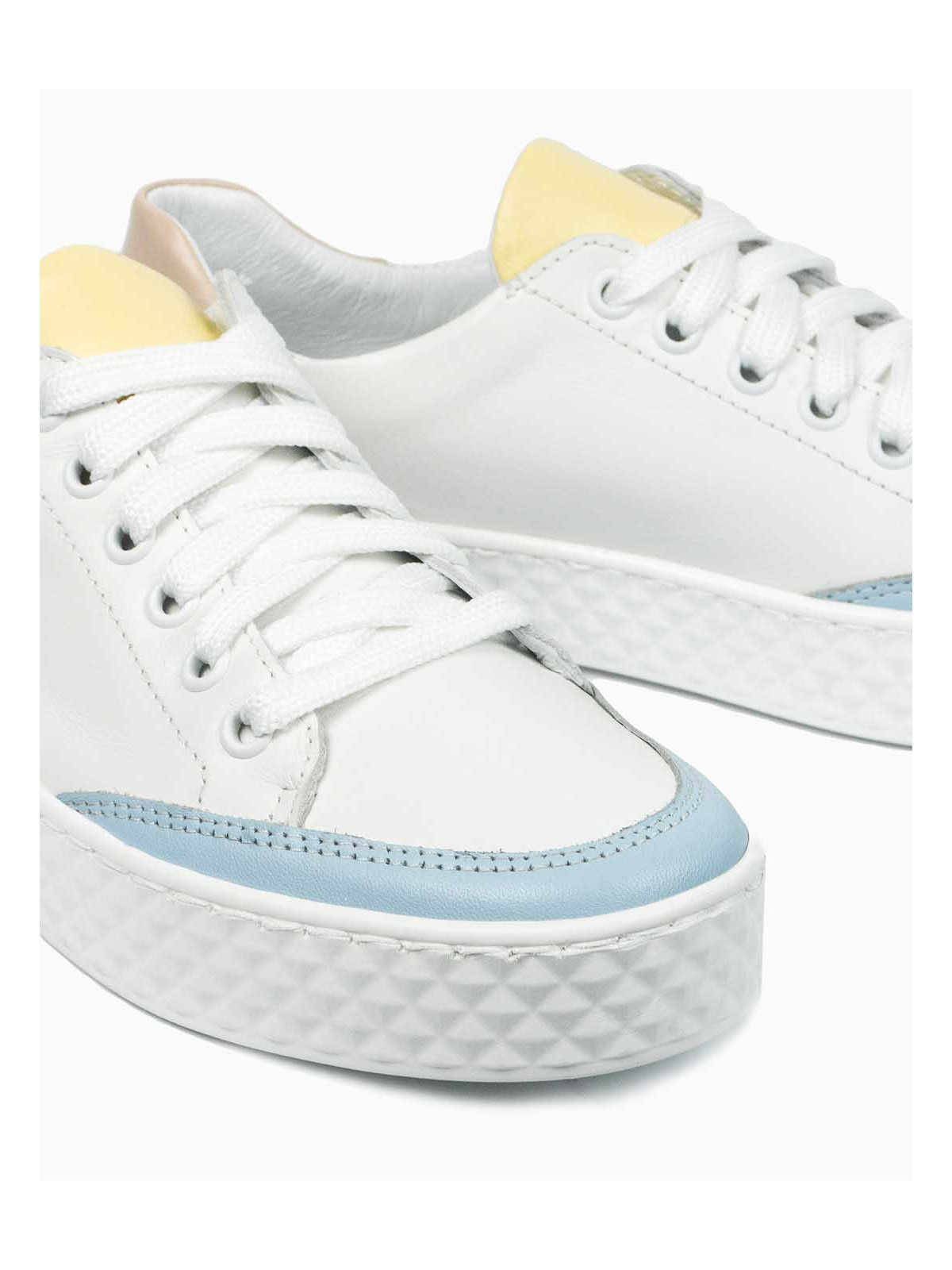 Białe trampki damskie skórzane