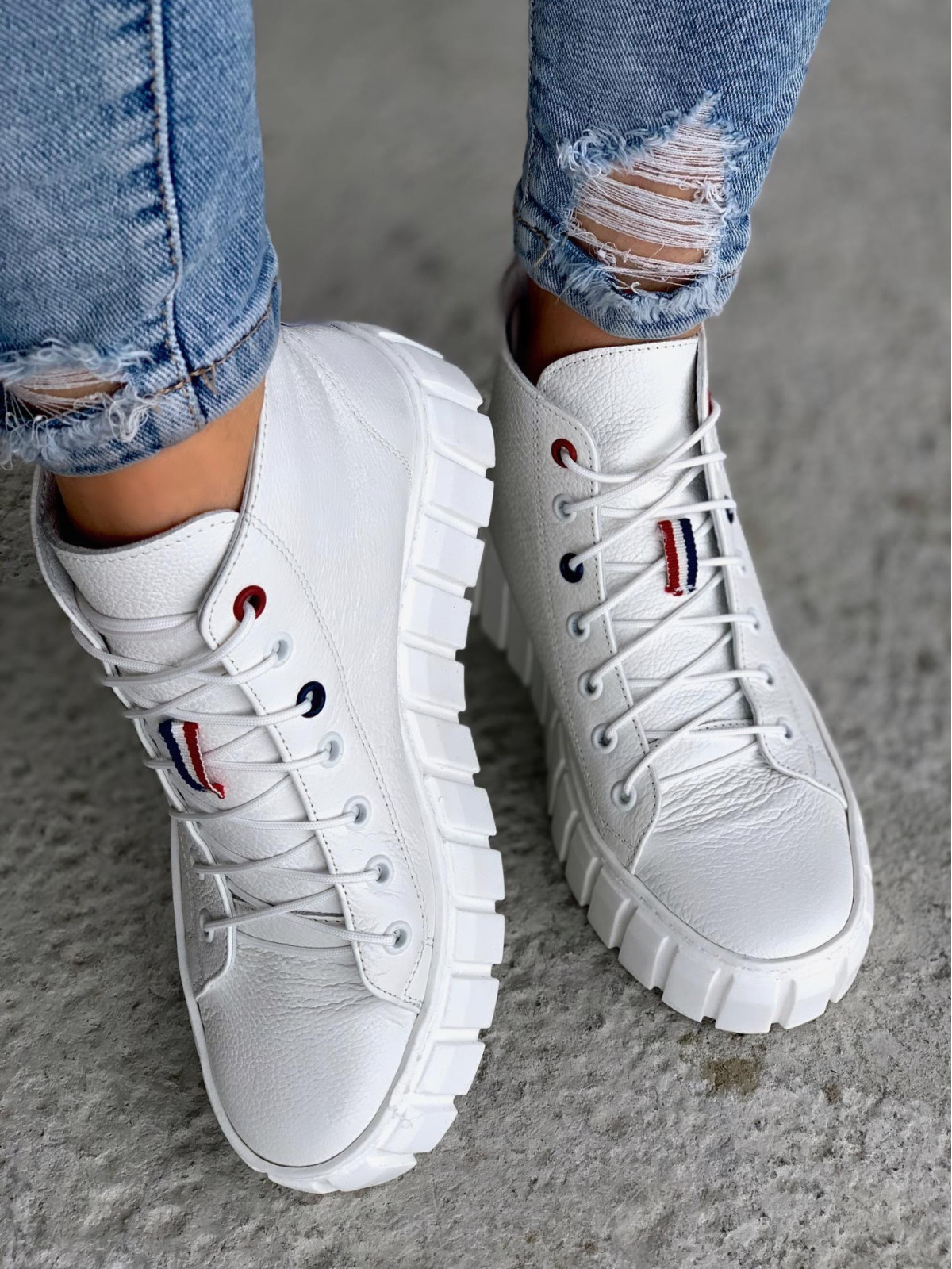 Białe trampki damskie skórzane