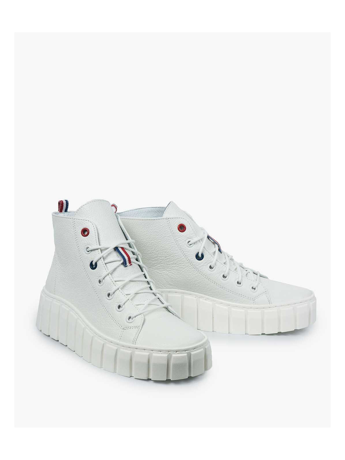 Białe trampki damskie skórzane