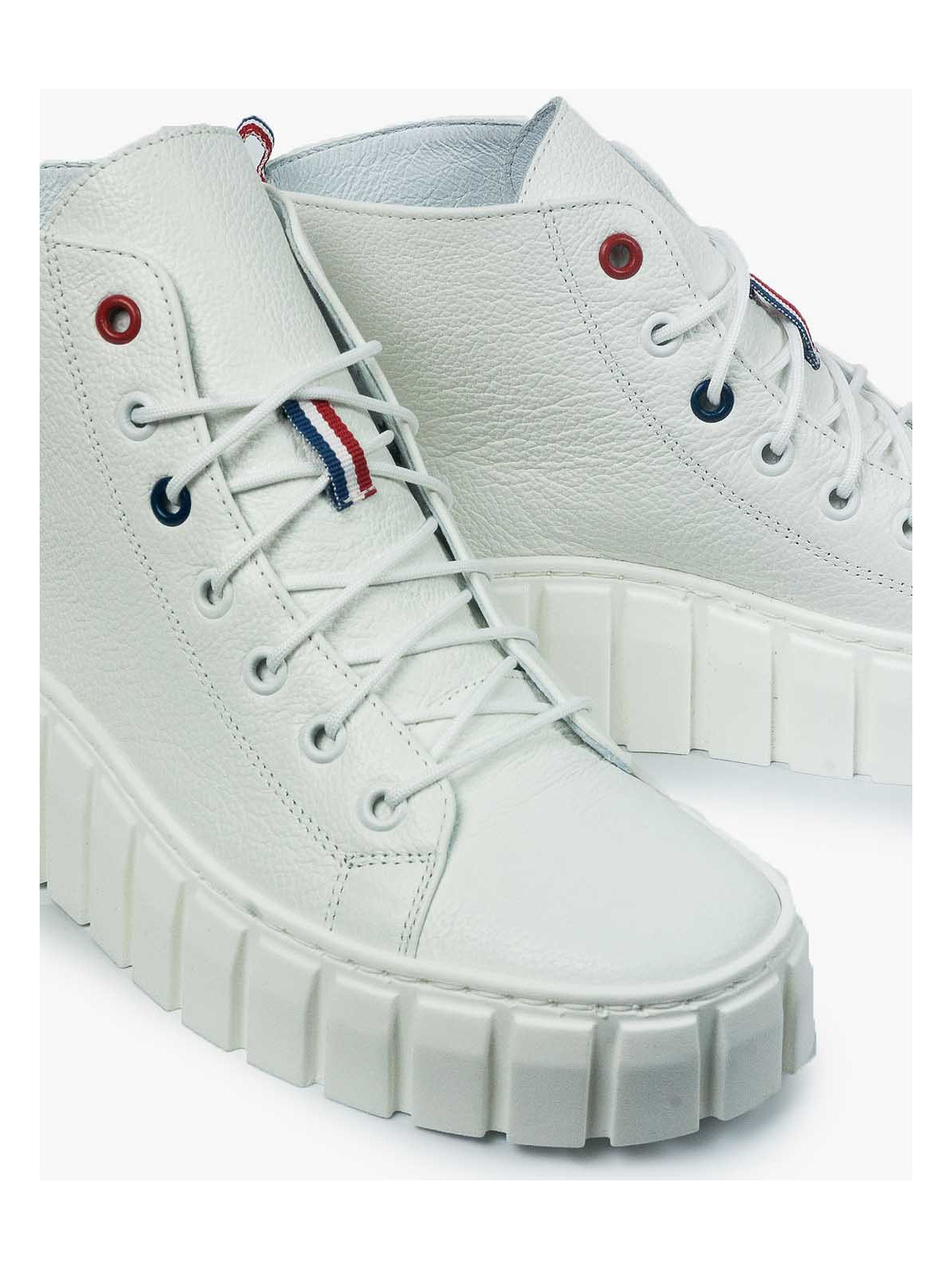 Białe trampki damskie skórzane