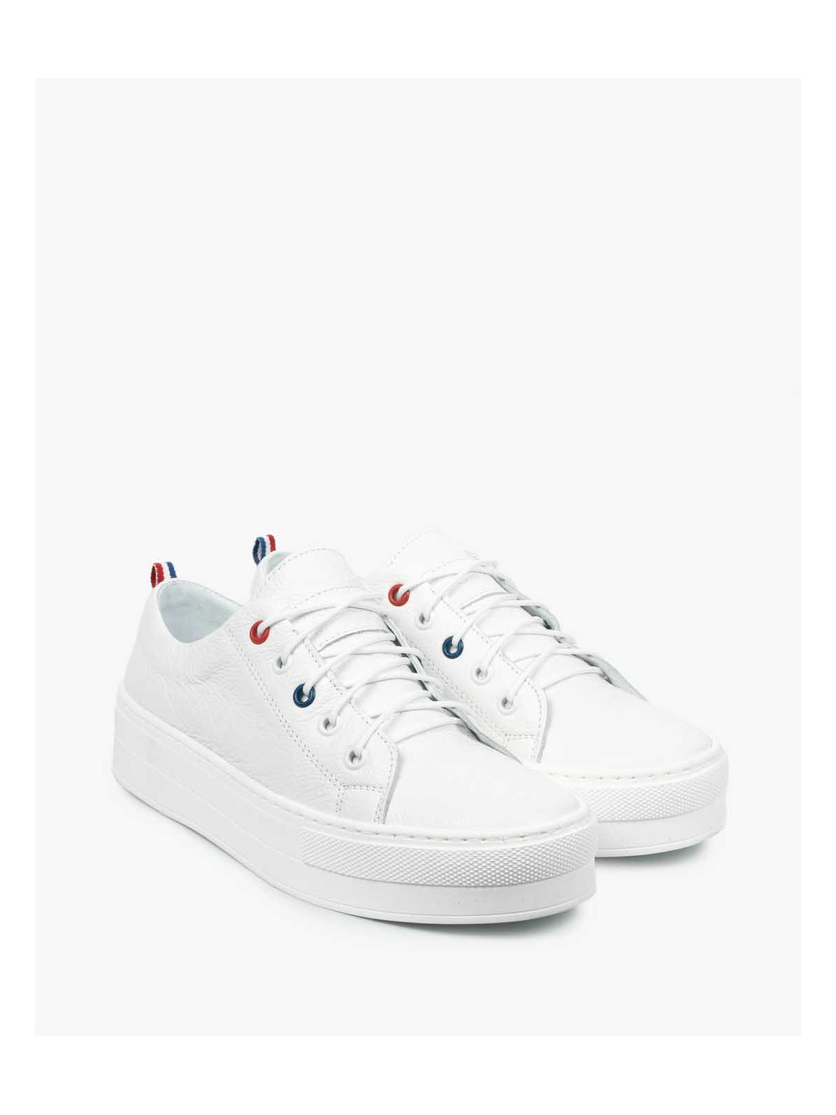 Białe trampki damskie skórzane