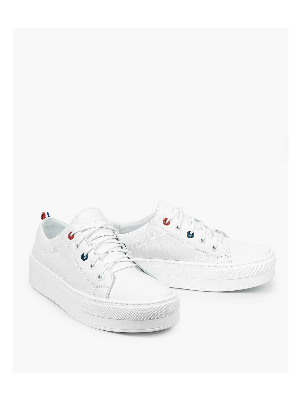 Białe trampki damskie skórzane