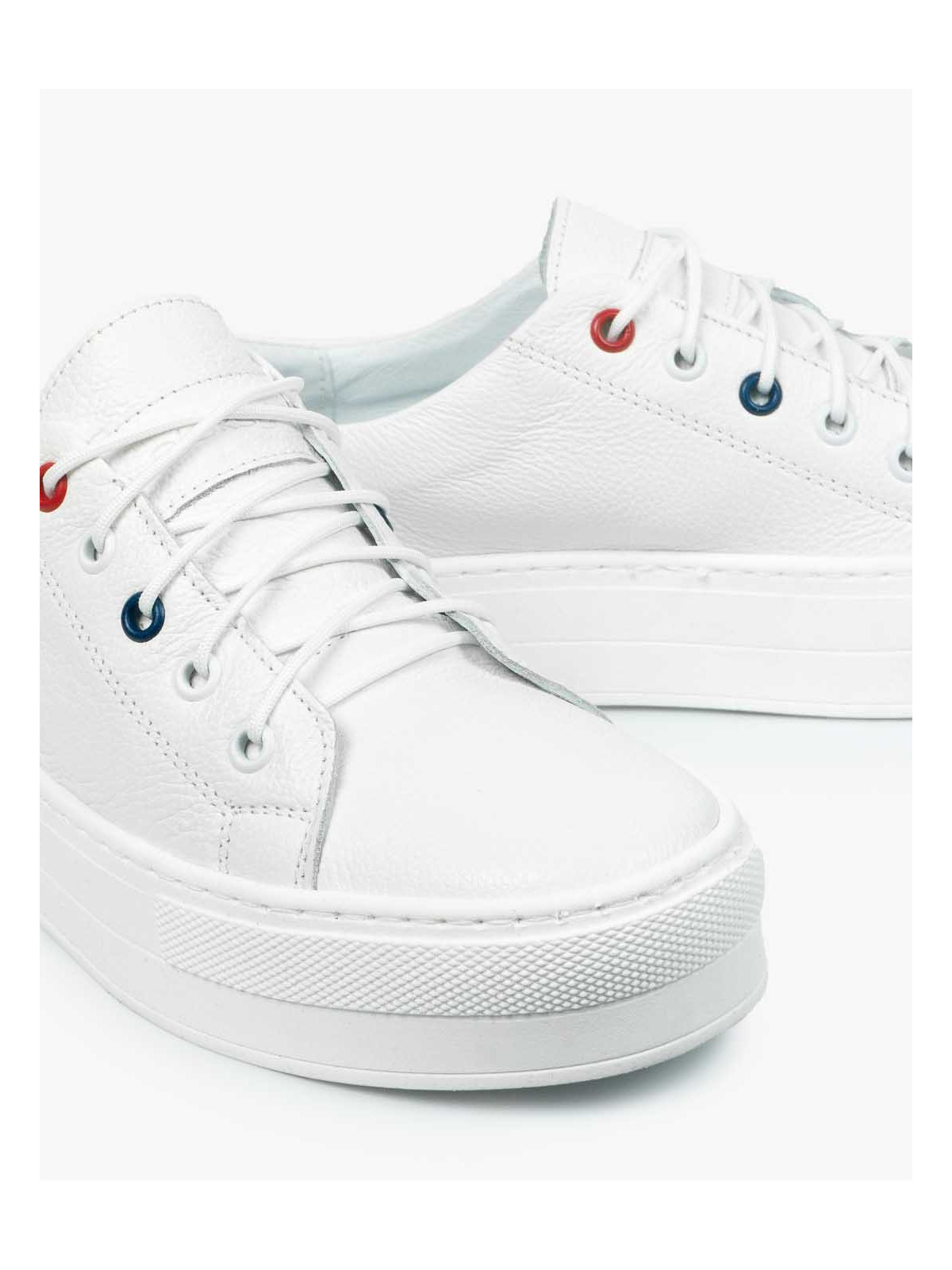 Białe trampki damskie skórzane