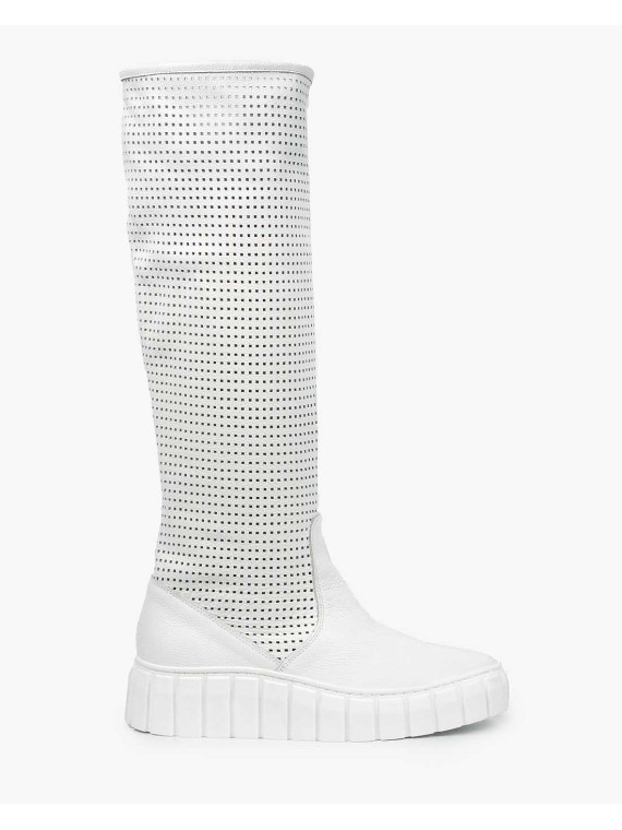 Białe kozaki damskie skórzane