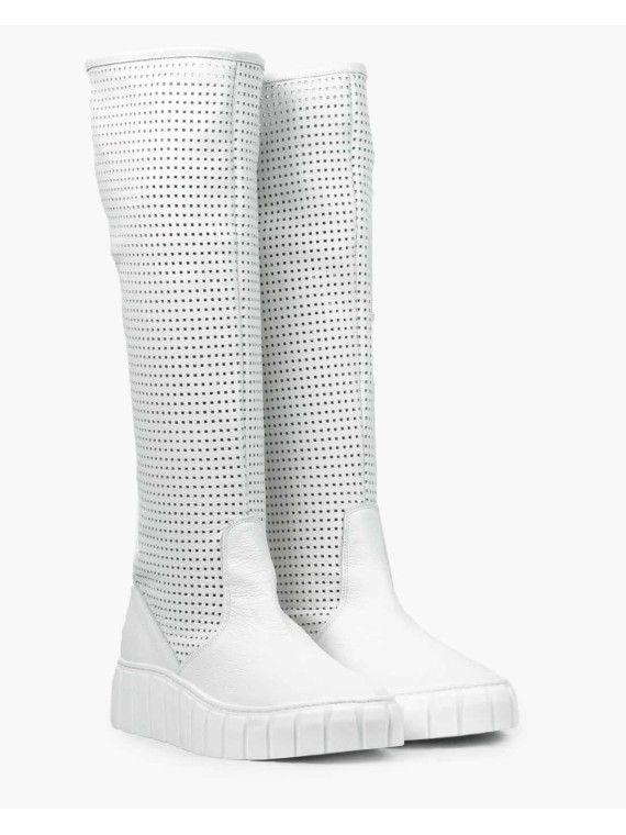 Białe kozaki damskie skórzane