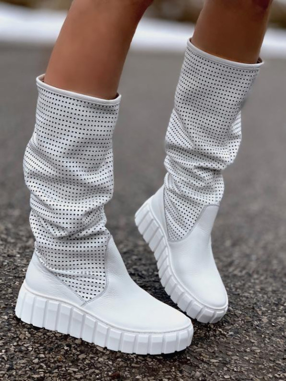 Białe kozaki damskie skórzane