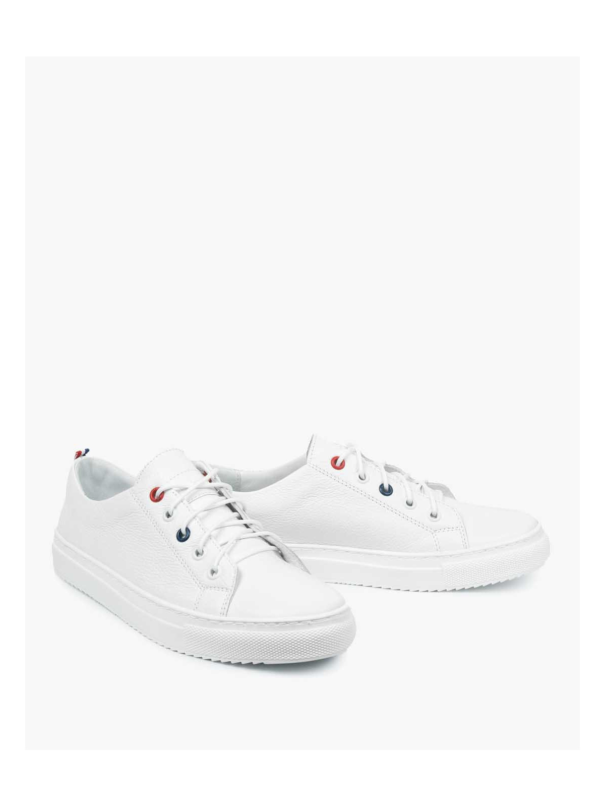 Białe trampki damskie skórzane