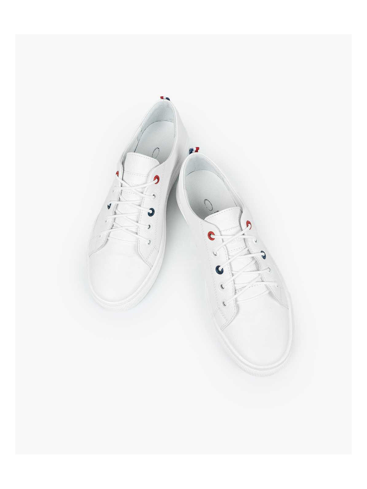 Białe trampki damskie skórzane