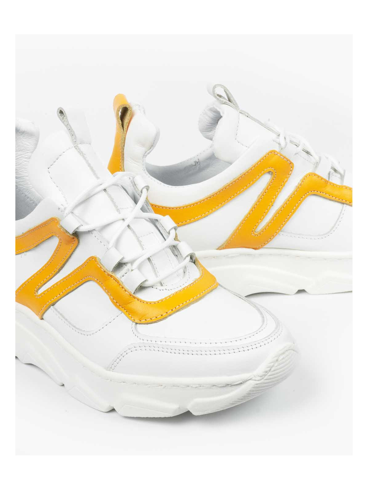 Białe adidasy damskie skórzane