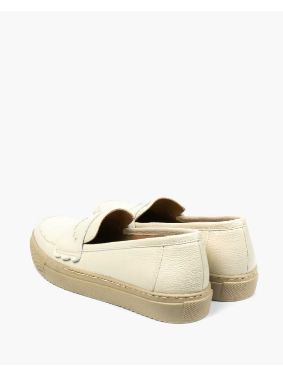 Beżowe mokasyny damskie skórzane