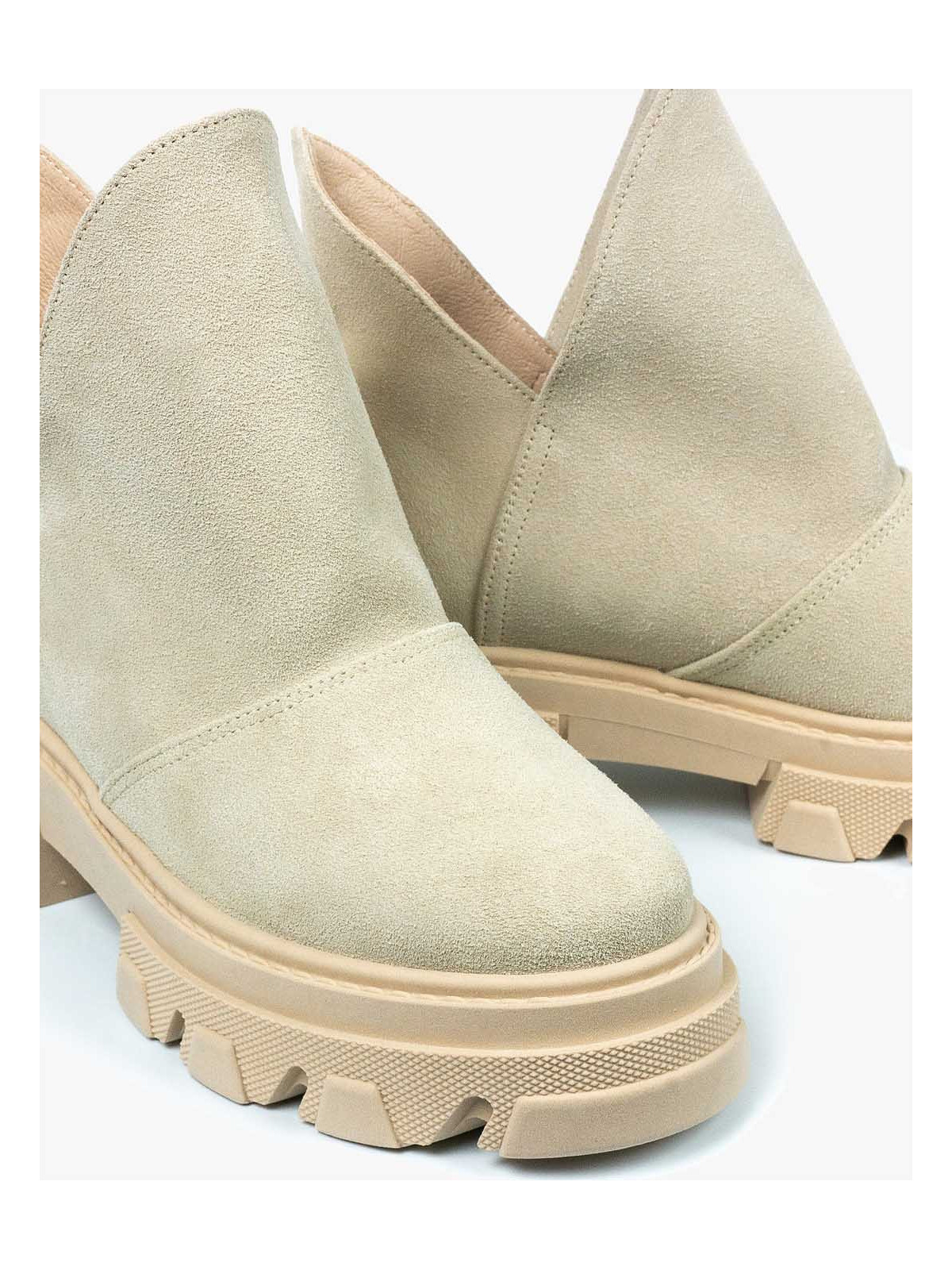 Beżowe trapery damskie skórzane