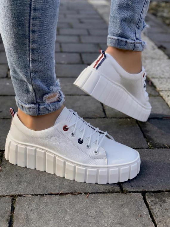 Białe trampki damskie skórzane