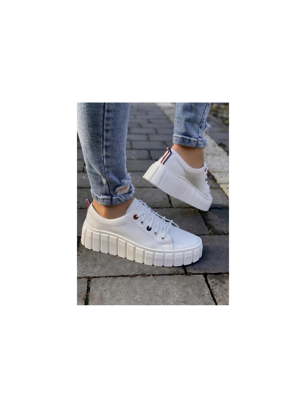 Białe trampki damskie skórzane
