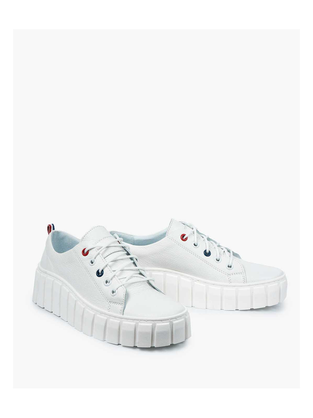 Białe trampki damskie skórzane